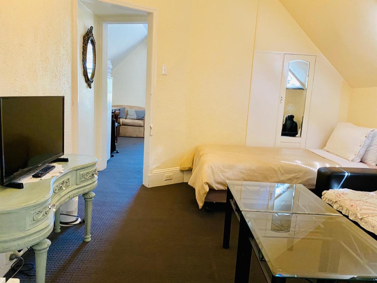 The Mews Motel Launceston Bagian luar foto
