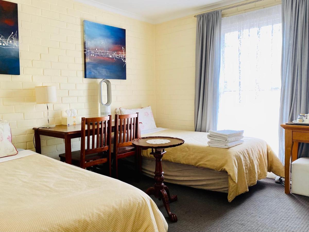 The Mews Motel Launceston Bagian luar foto