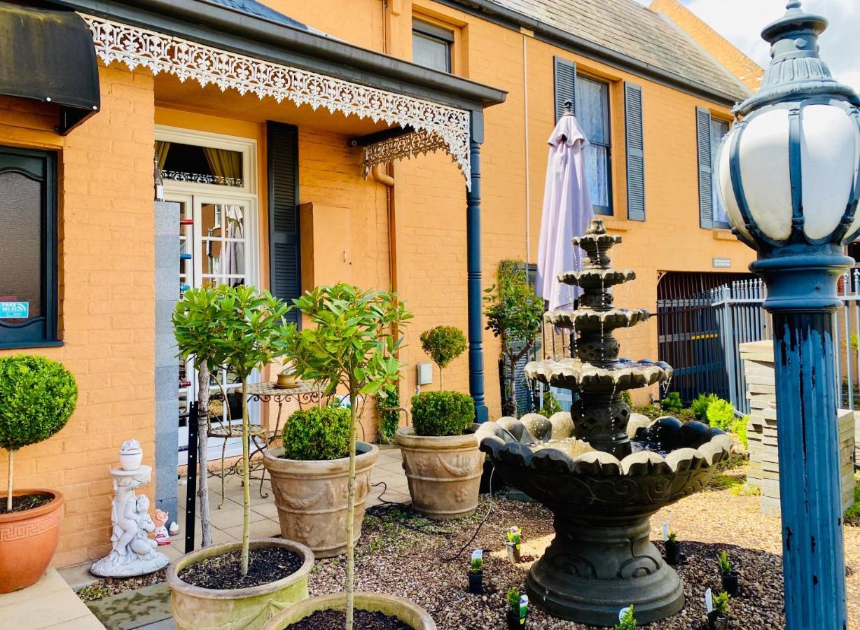The Mews Motel Launceston Bagian luar foto