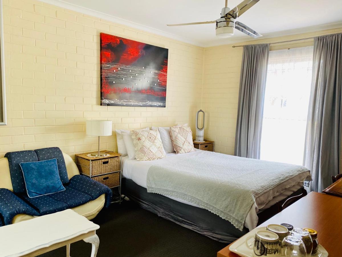 The Mews Motel Launceston Bagian luar foto