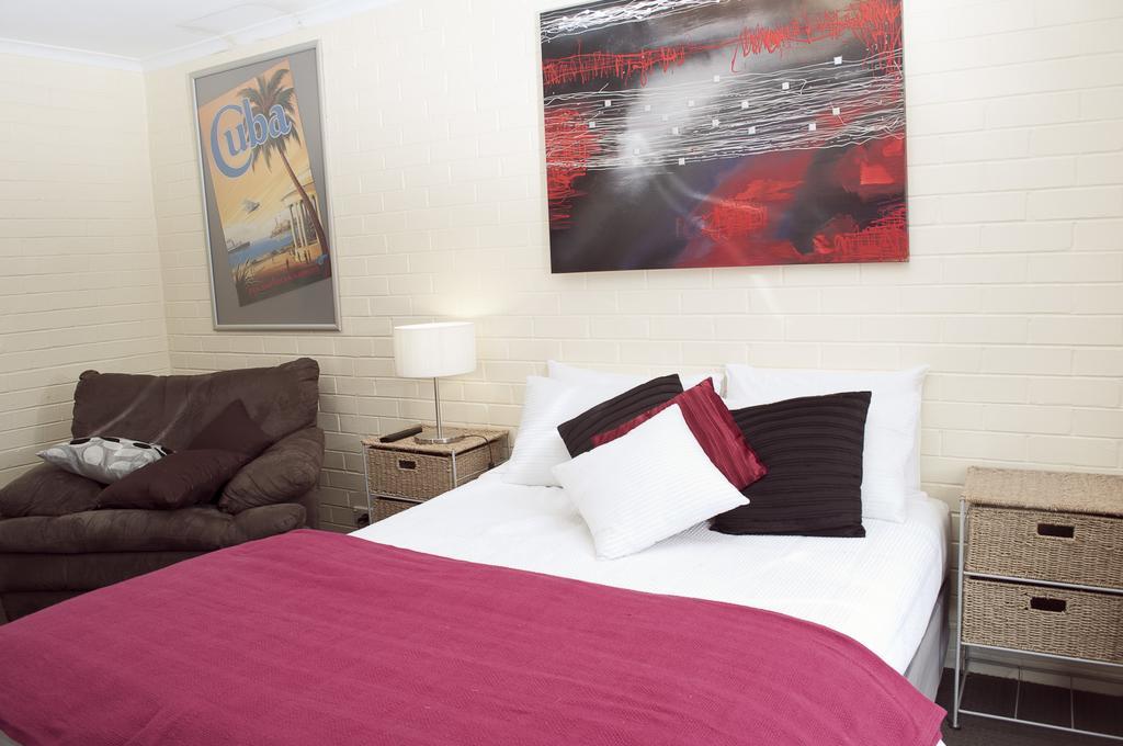The Mews Motel Launceston Bagian luar foto