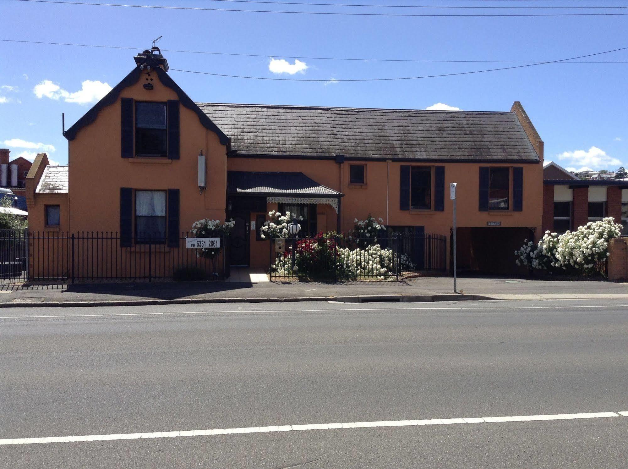 The Mews Motel Launceston Bagian luar foto
